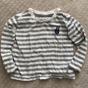 Feather 4 Arrow peace sign tee